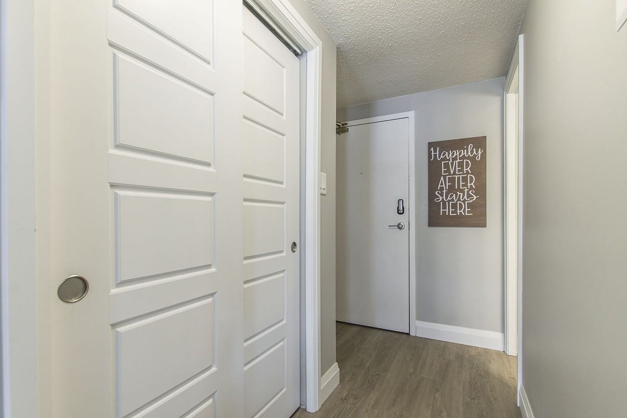 Victoria - Photo 6 of 15