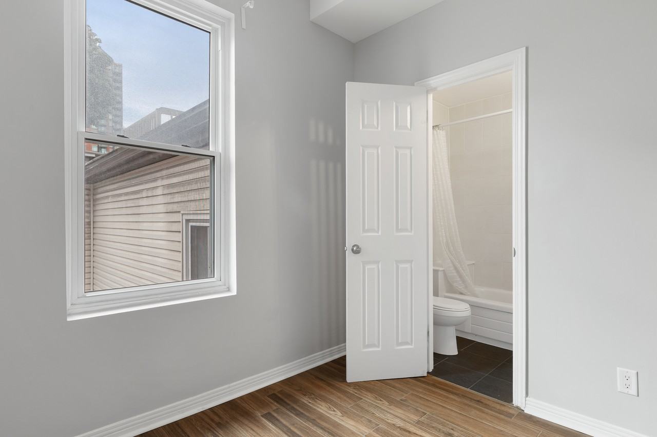 486 Albert St - Photo 3 of 50