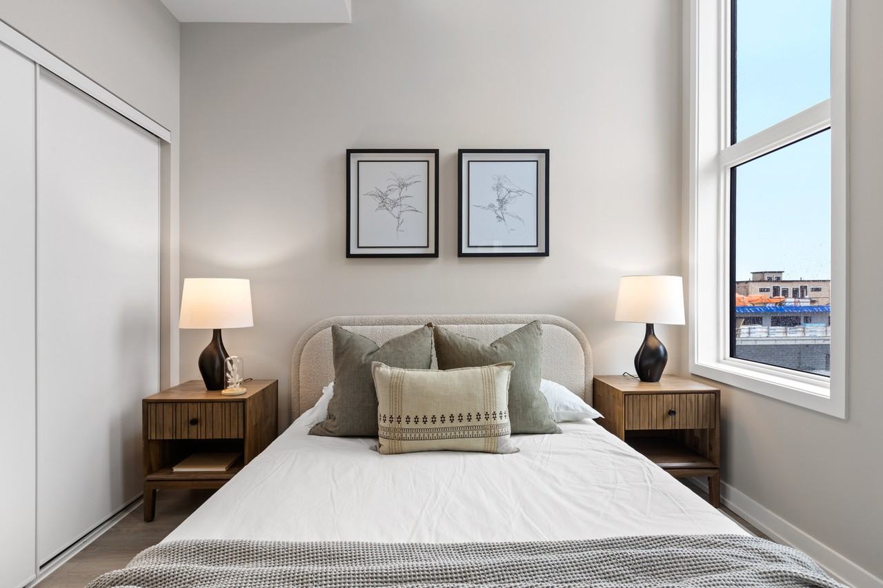 Longfields Square 2 - Photo 5 of 9