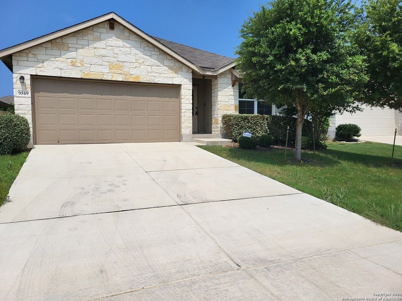 9519 River Rye - Photo 3 of 28