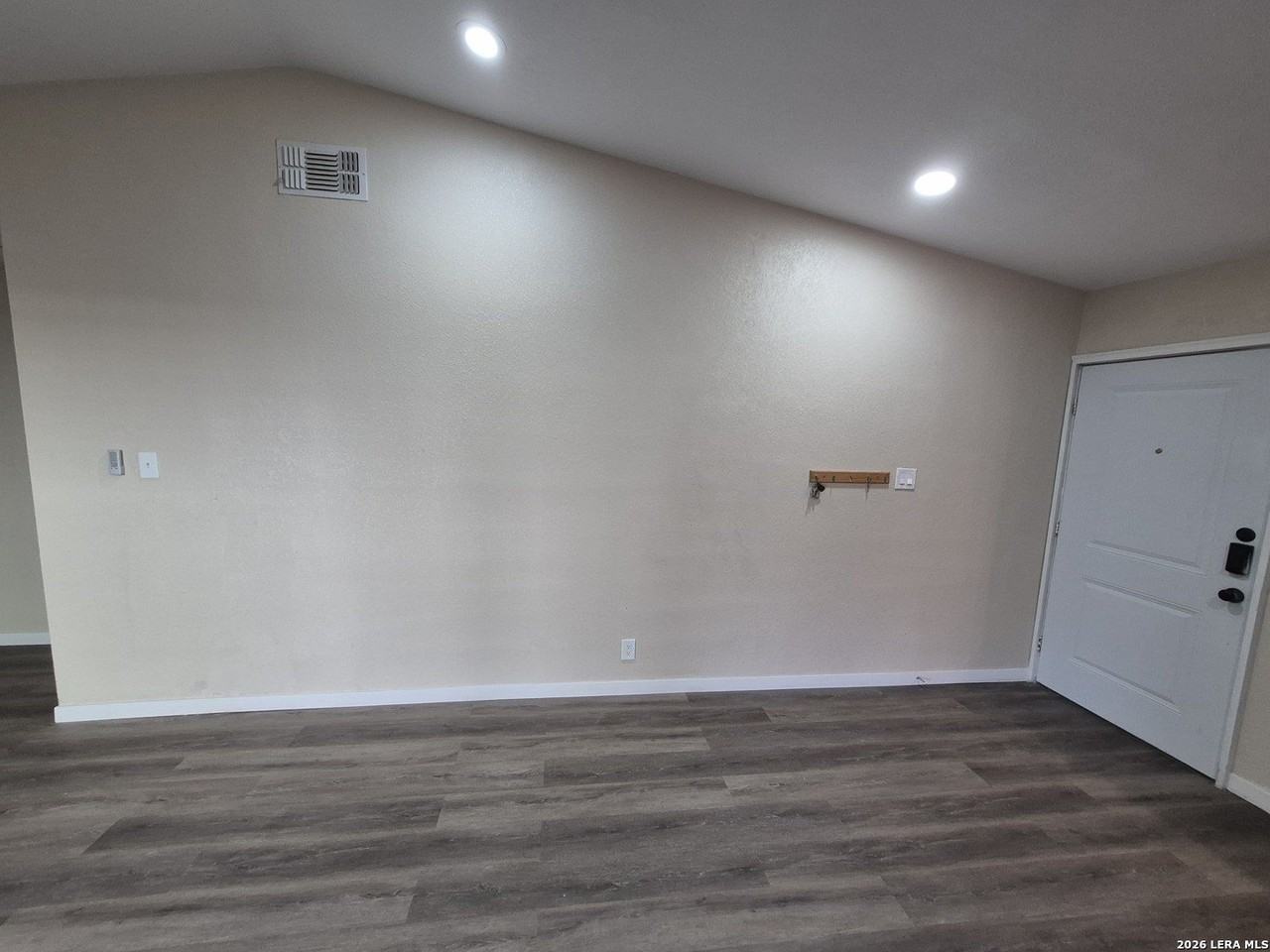 4018 Sunrise Cove Dr - Photo 5 of 39