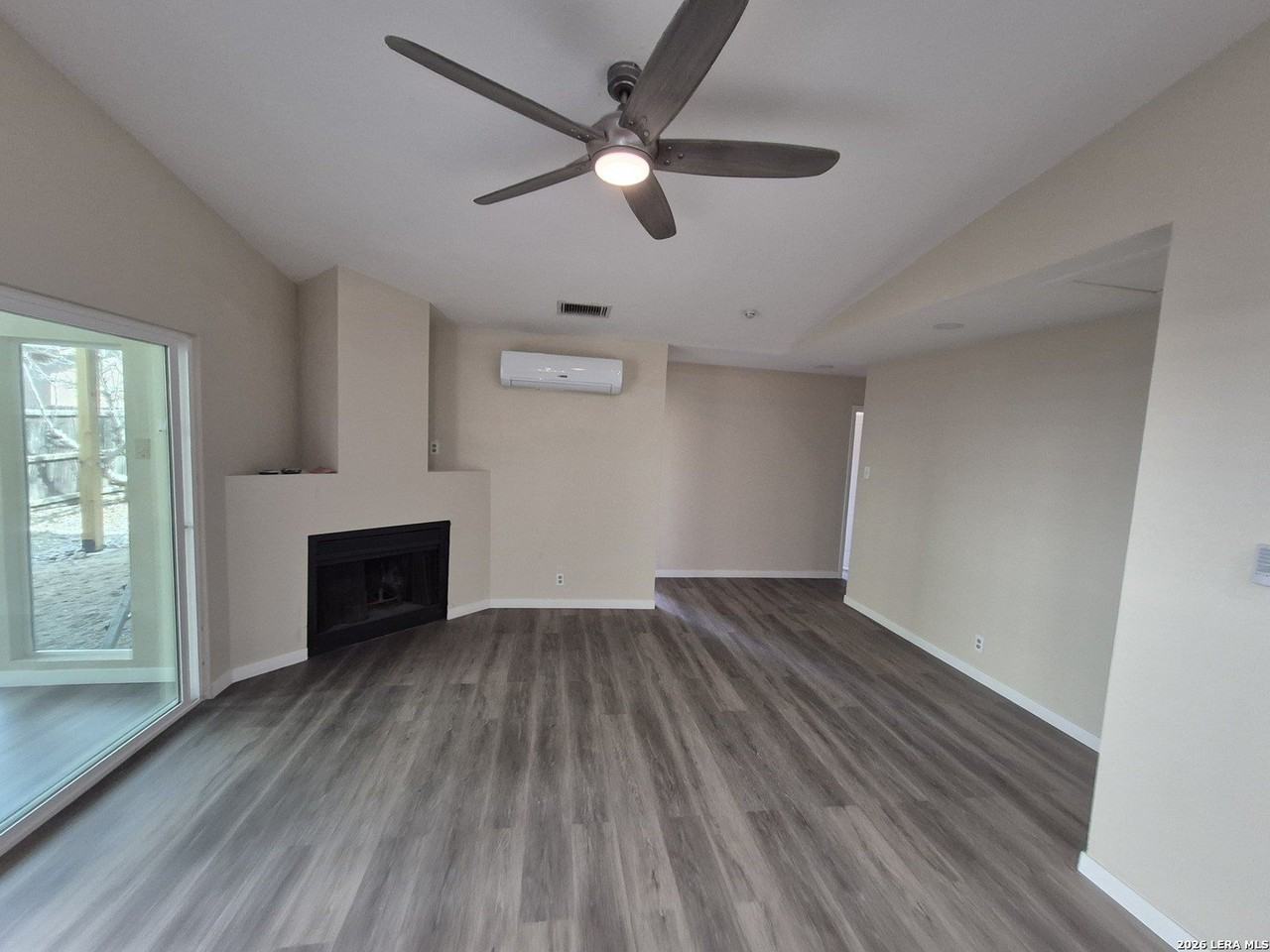 4018 Sunrise Cove Dr - Photo 6 of 39