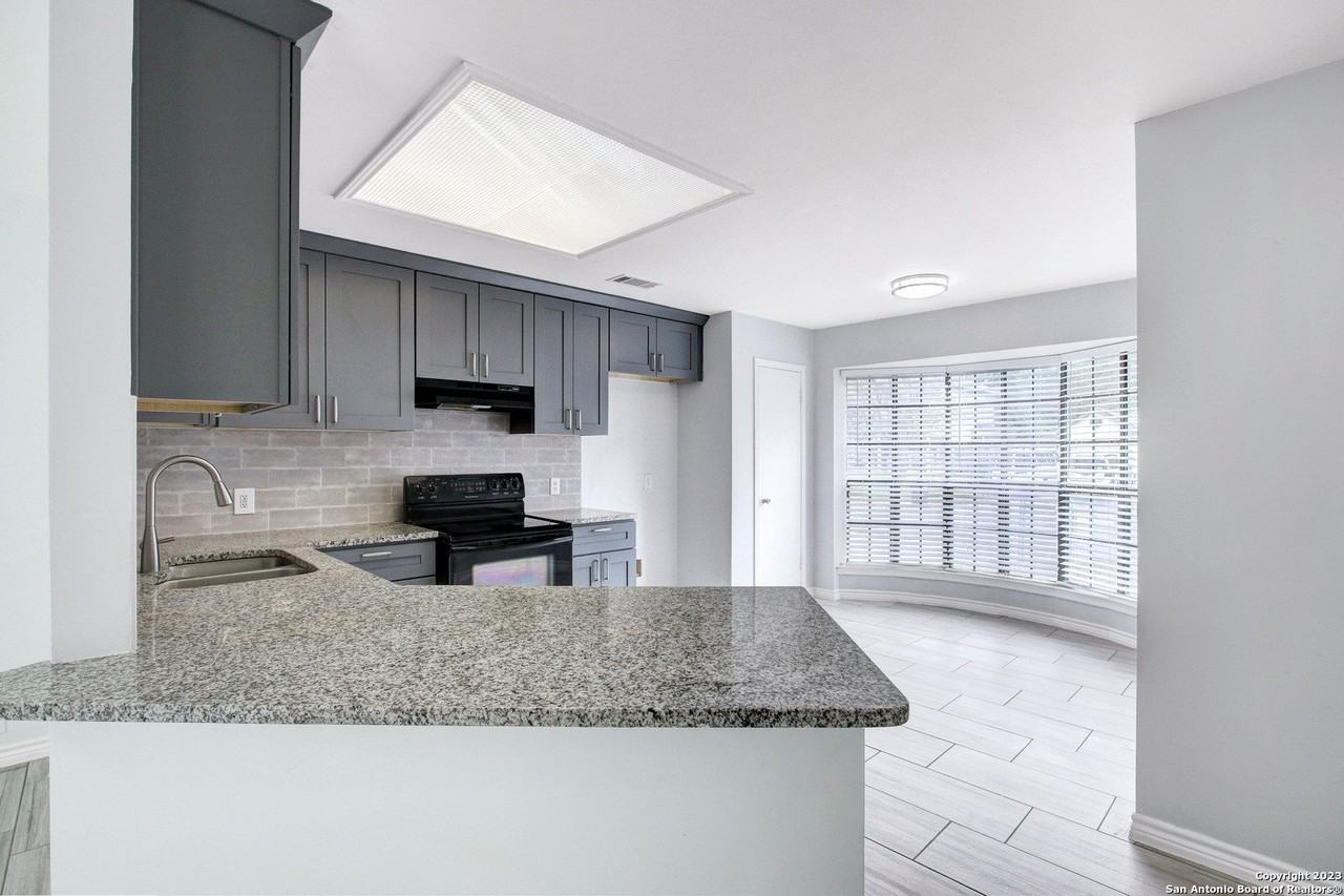 5531 Ivanhoe St - Photo 4 of 27