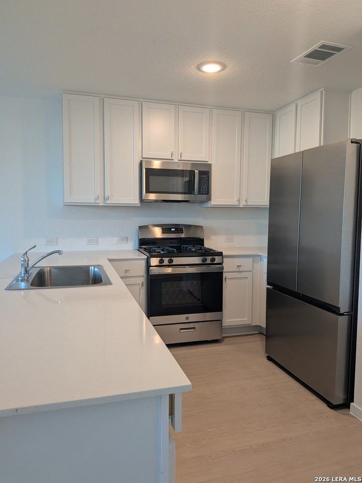 12003 Floral Blossom - Photo 2 of 8