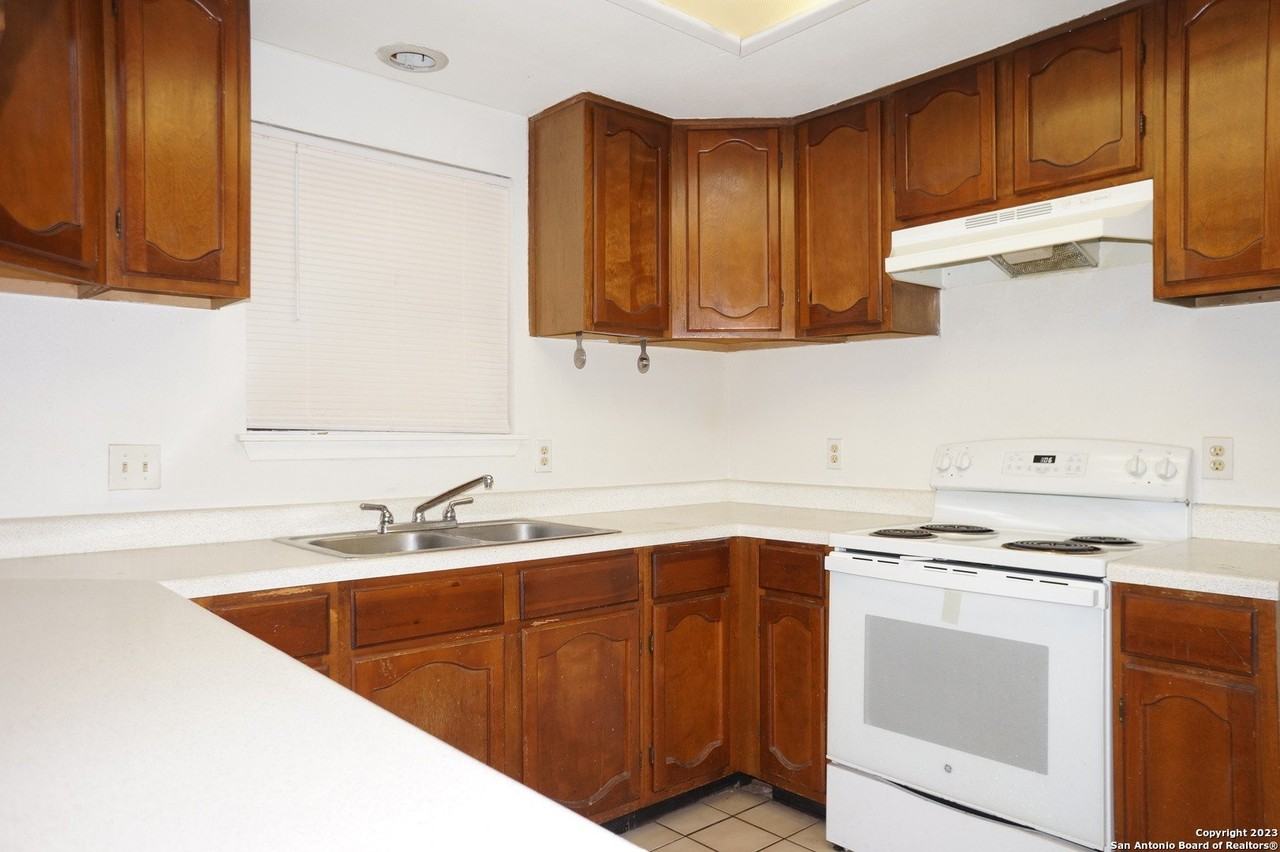 7222 Rimwood - Photo 4 of 17