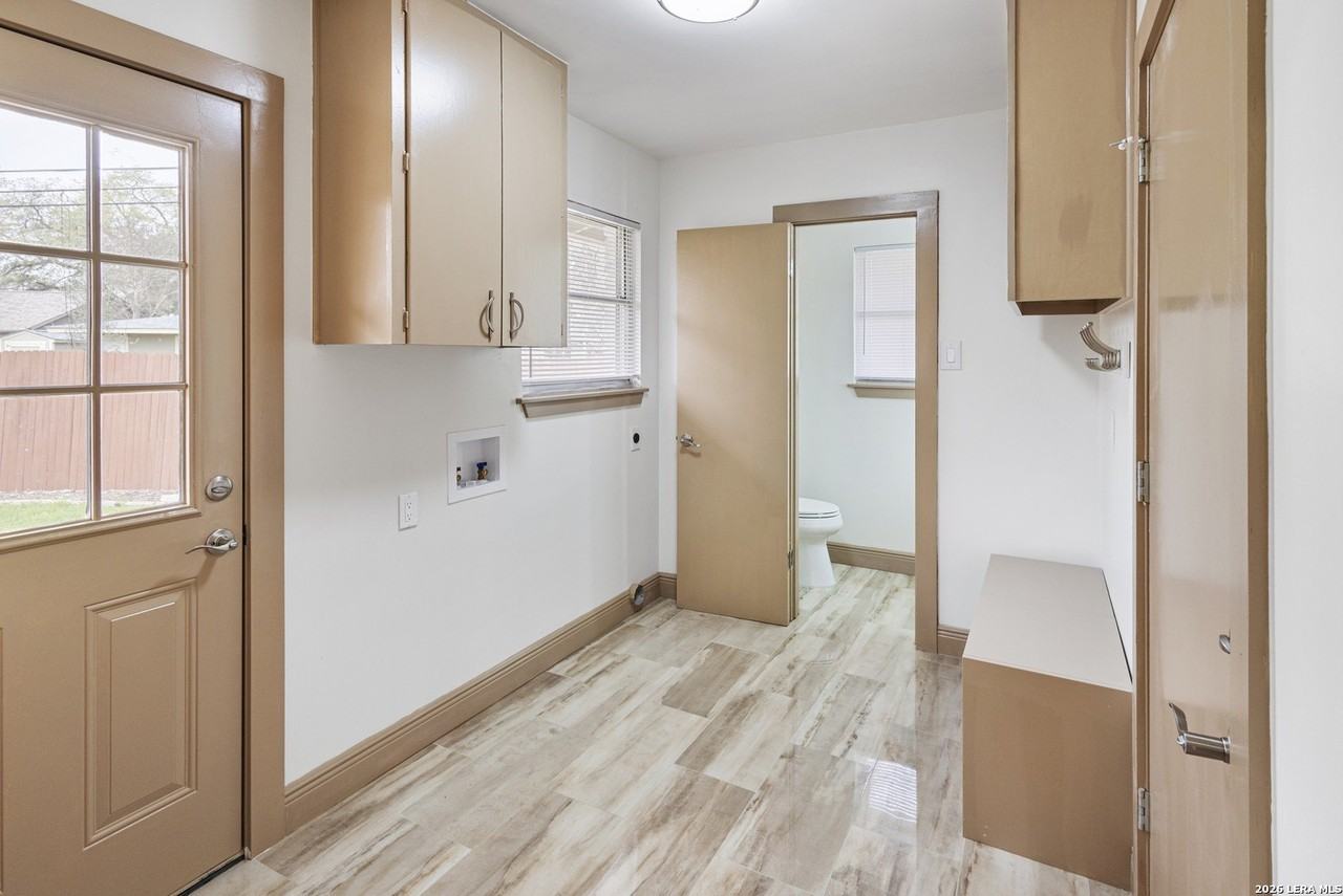 351 Northridge Dr - Photo 4 of 29