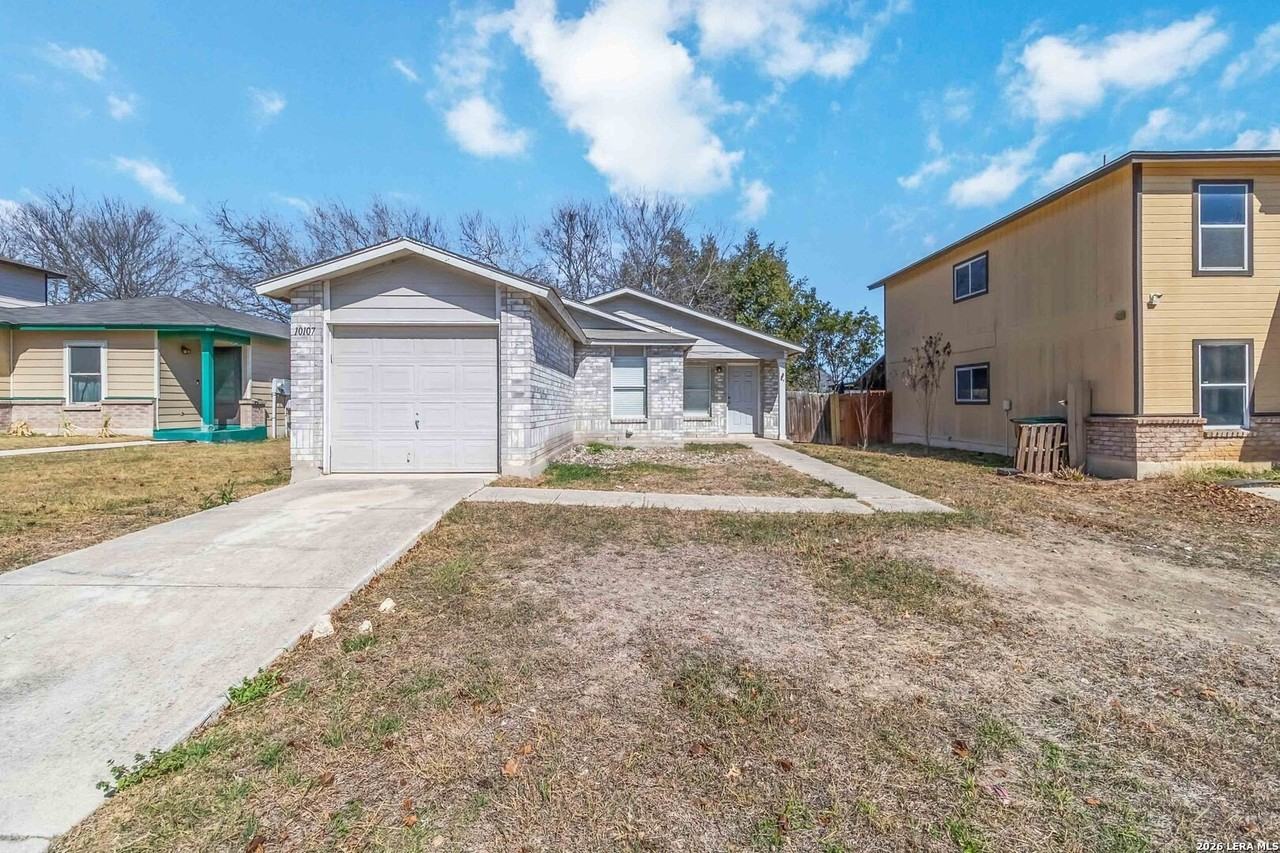 10107 Amber Coral - Photo 2 of 23