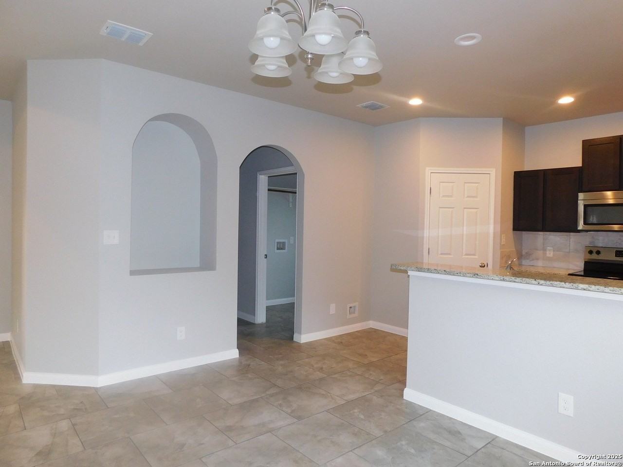 8810 Appaloosa Pass - Photo 6 of 27