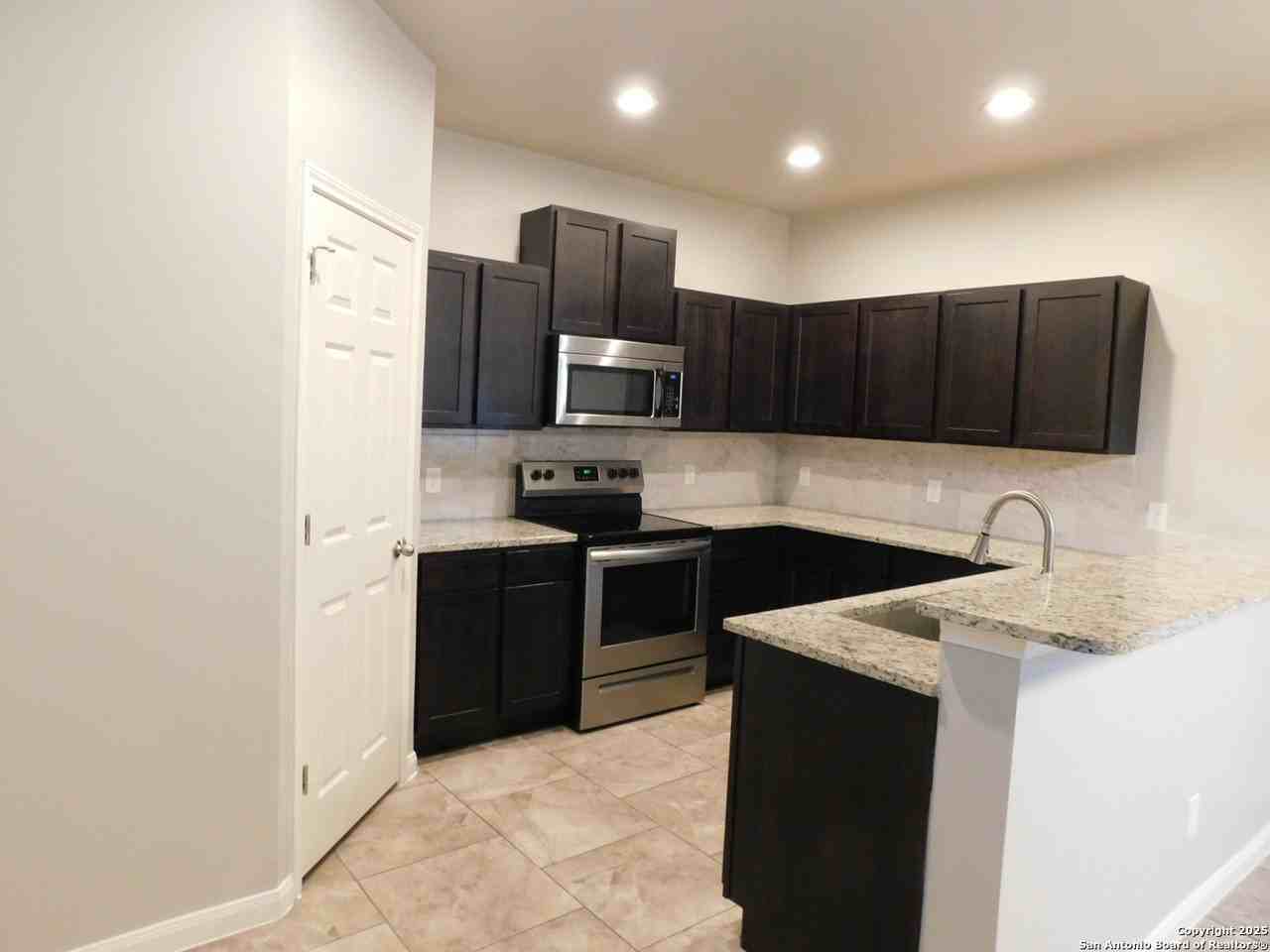 8810 Appaloosa Pass - Photo 7 of 27