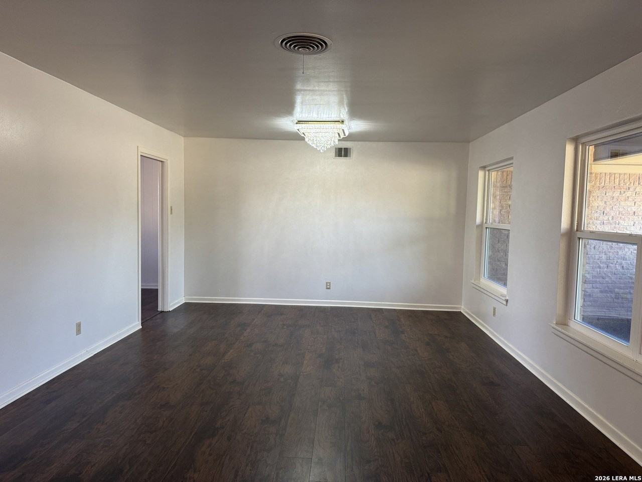 110 Northaven Dr - Photo 3 of 21