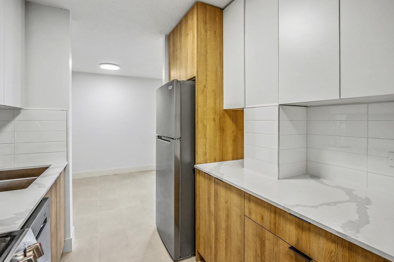 Axis Tower - Photo 2 of 6