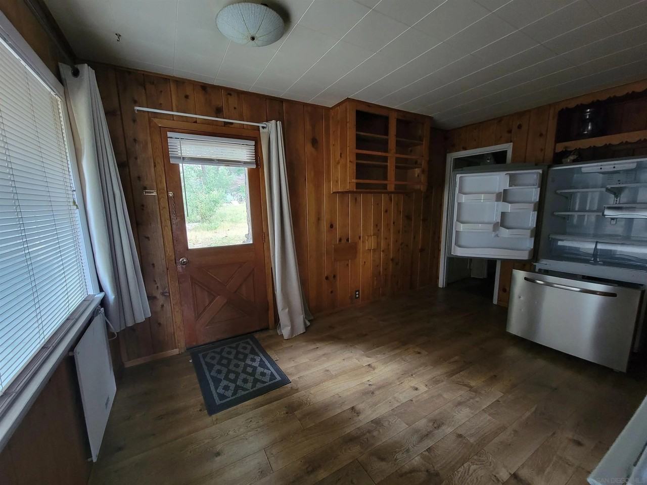 1701 Old Mammoth Rd Unit 2 - Photo 4 of 7