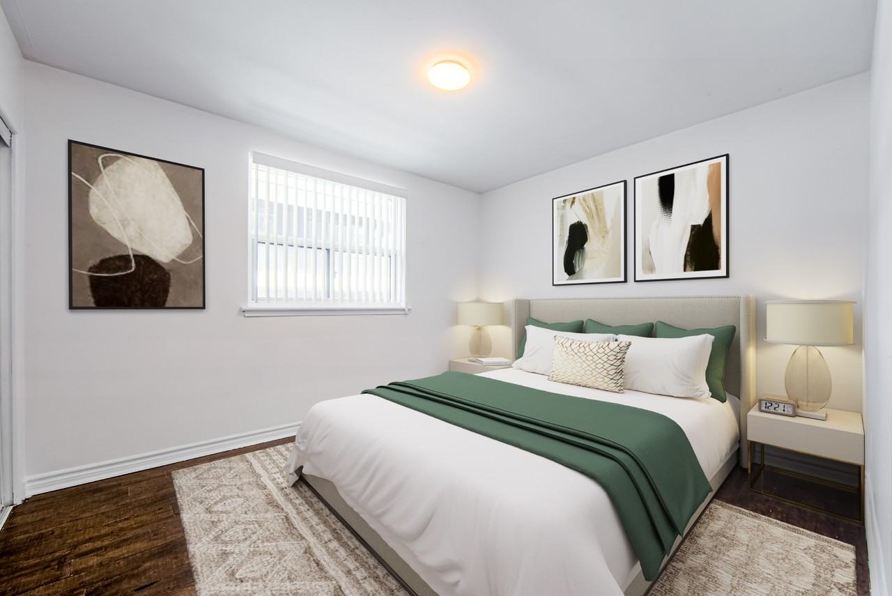 587 Avenue Road - Photo 3 of 6