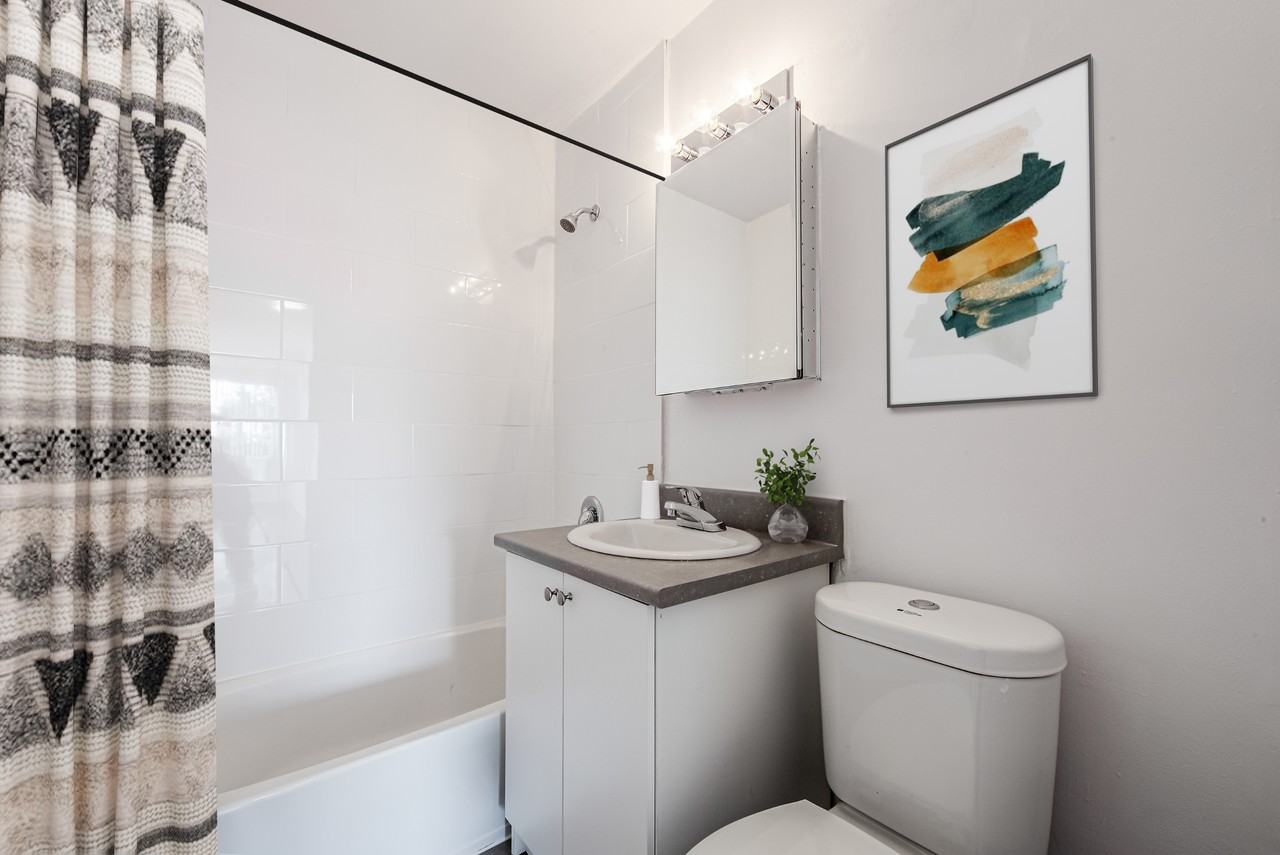 587 Avenue Road - Photo 5 of 6