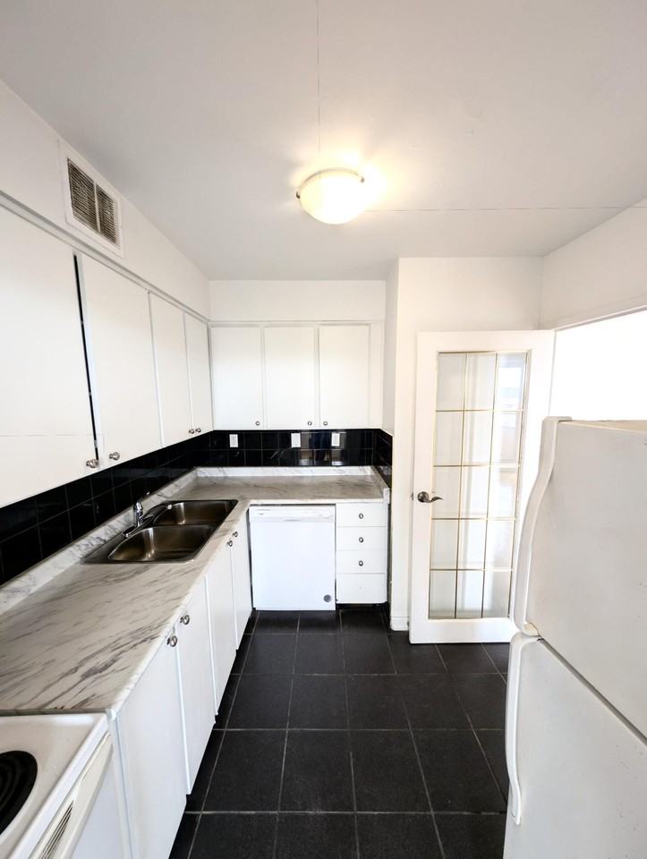 77 St Clair Avenue East - Photo 7 of 47