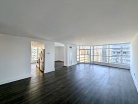 55 Charles St W - Photo 1 of 1