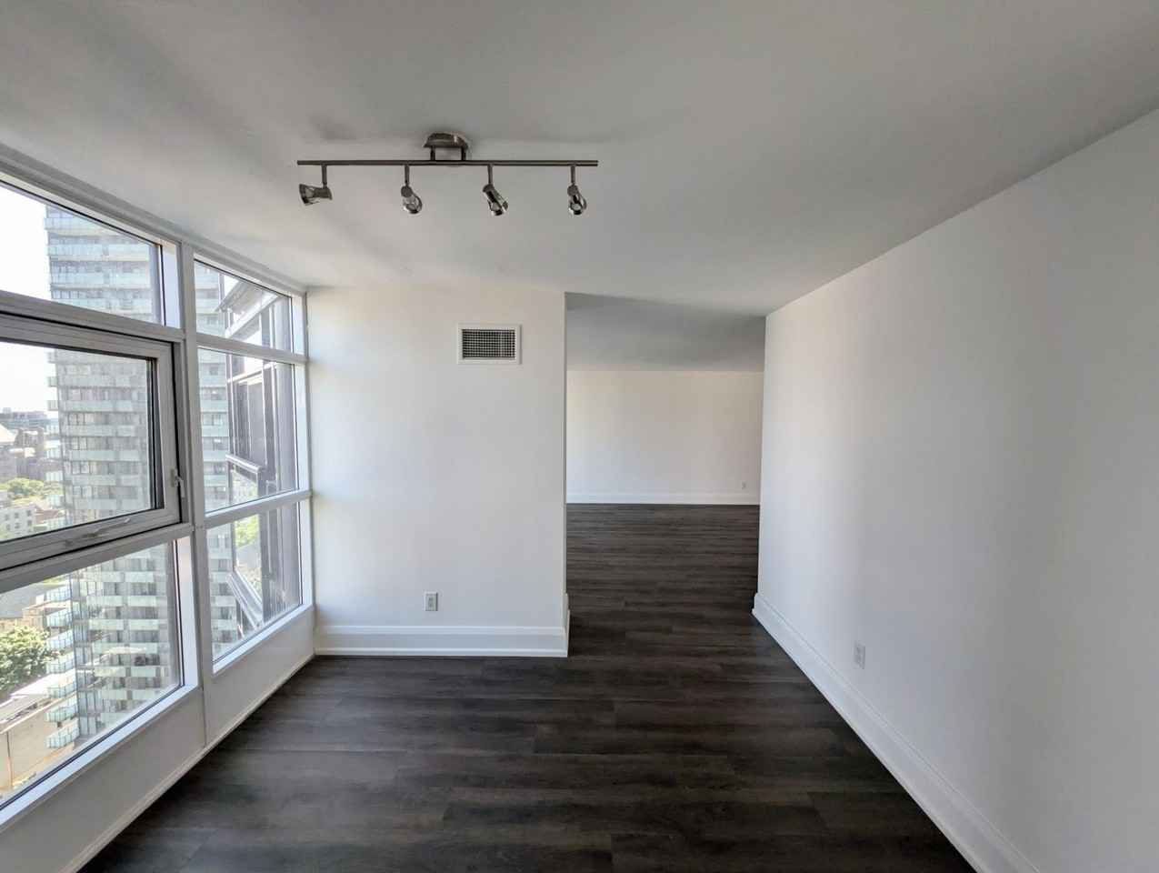 55 Charles St W - Photo 2 of 50