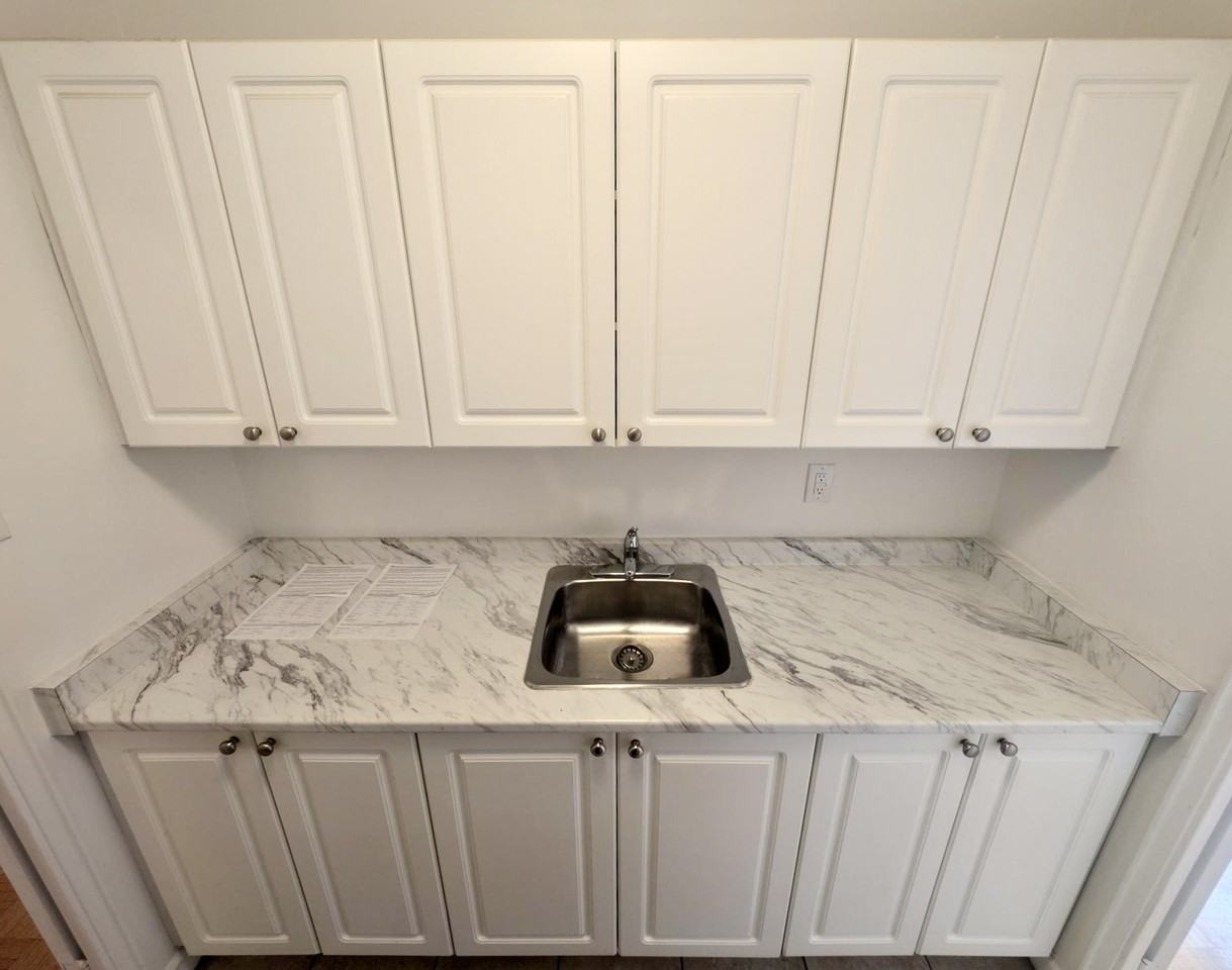 Heathmuir Tower at 450 Walmer Road - Photo 2 of 50