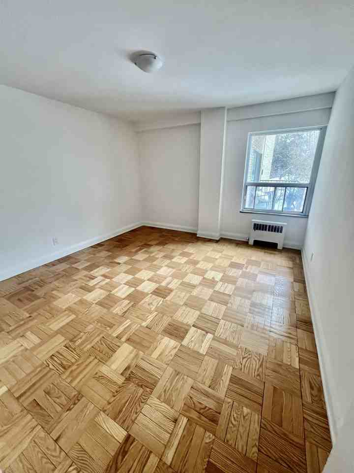 Valleyview at 1603 Bathurst Street - Photo 4 of 50