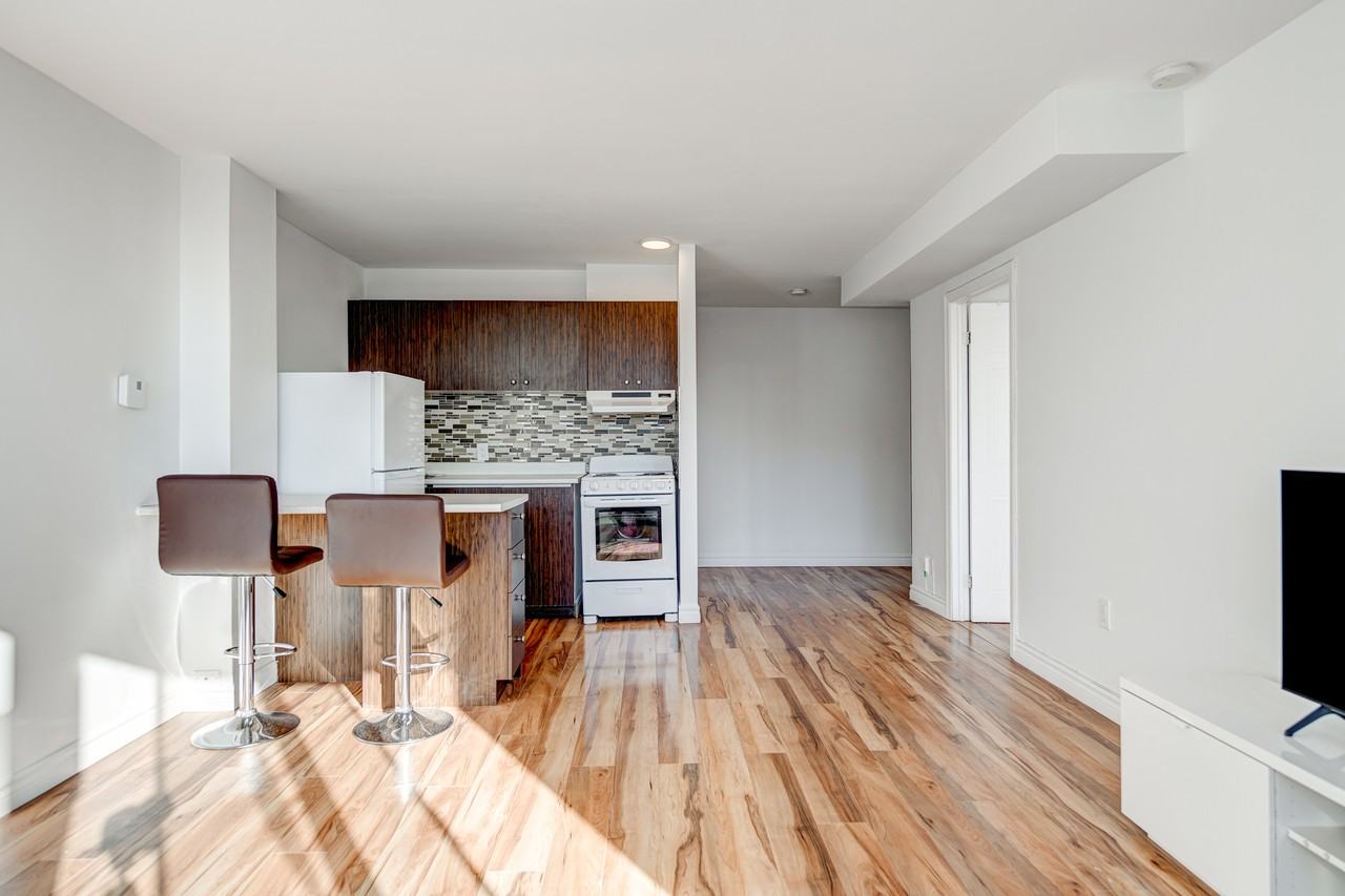 ROYAL-URBAIN - Photo 3 of 34