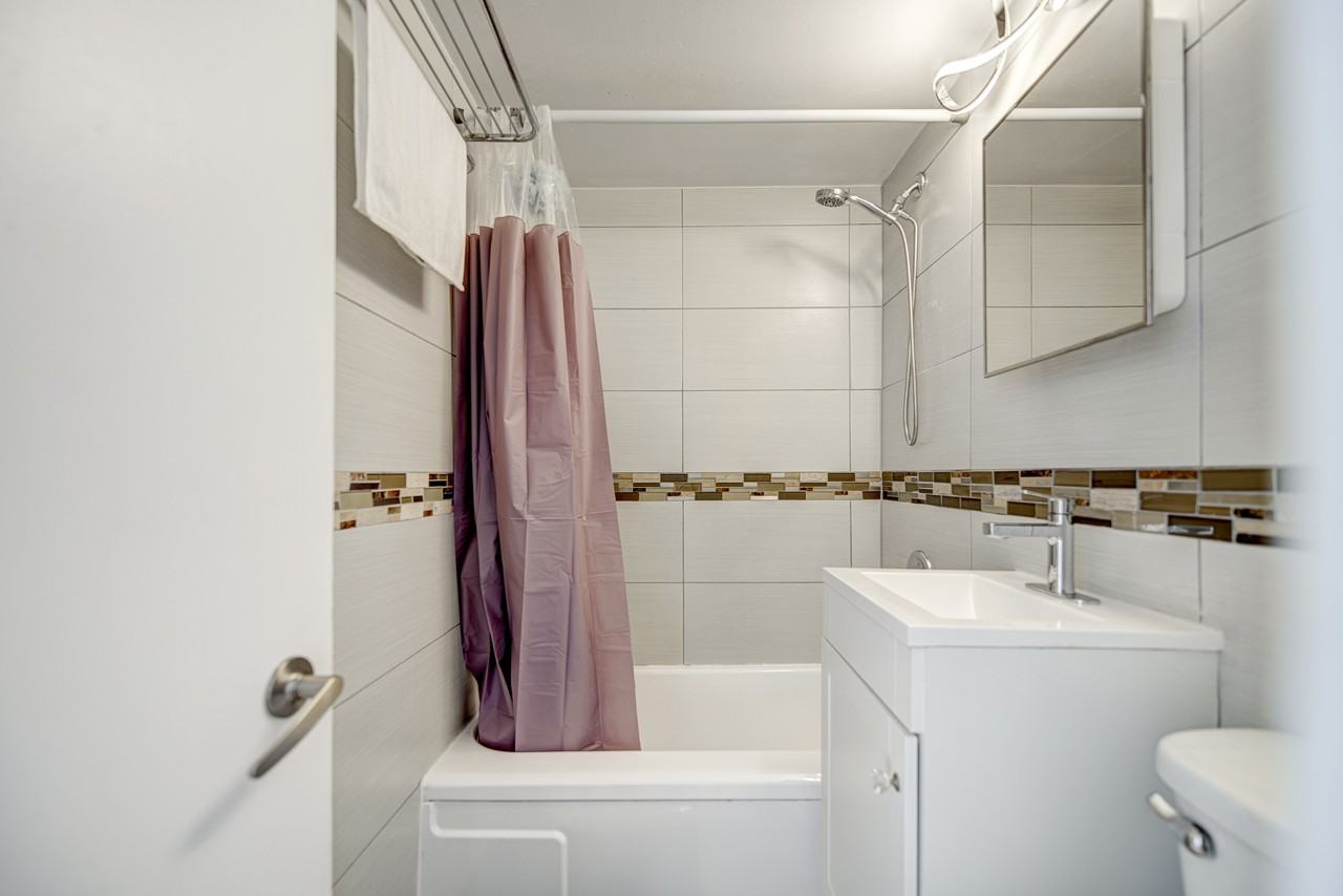 ROYAL-URBAIN - Photo 6 of 34