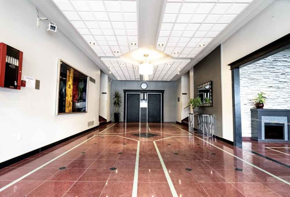 390 Boul De La Côte-Vertu — photo 3