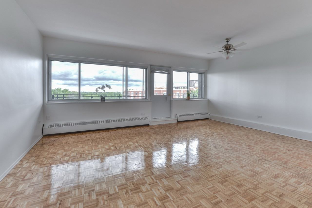 1150 Côte-Vertu - Photo 4 of 10