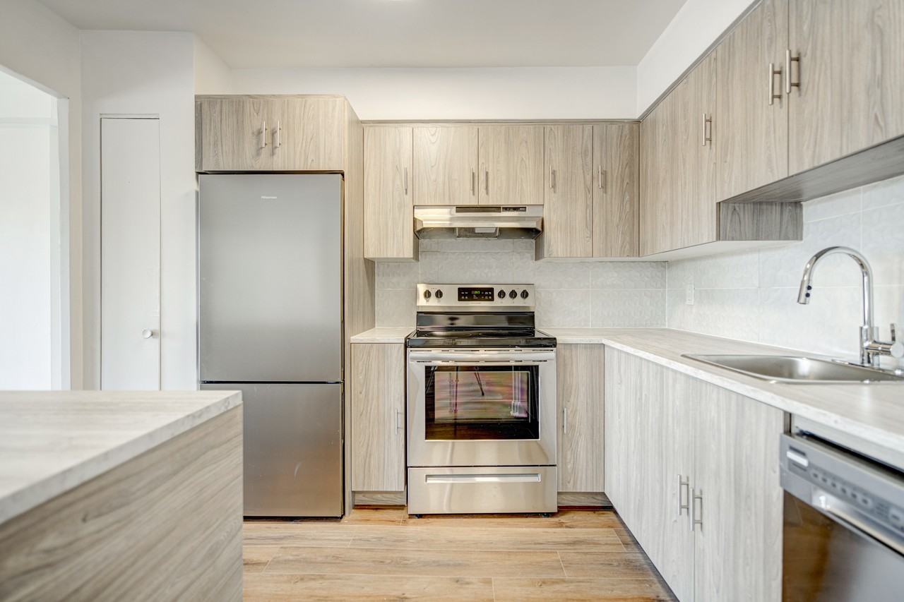 300 Boul De La Côte-Vertu — photo 2