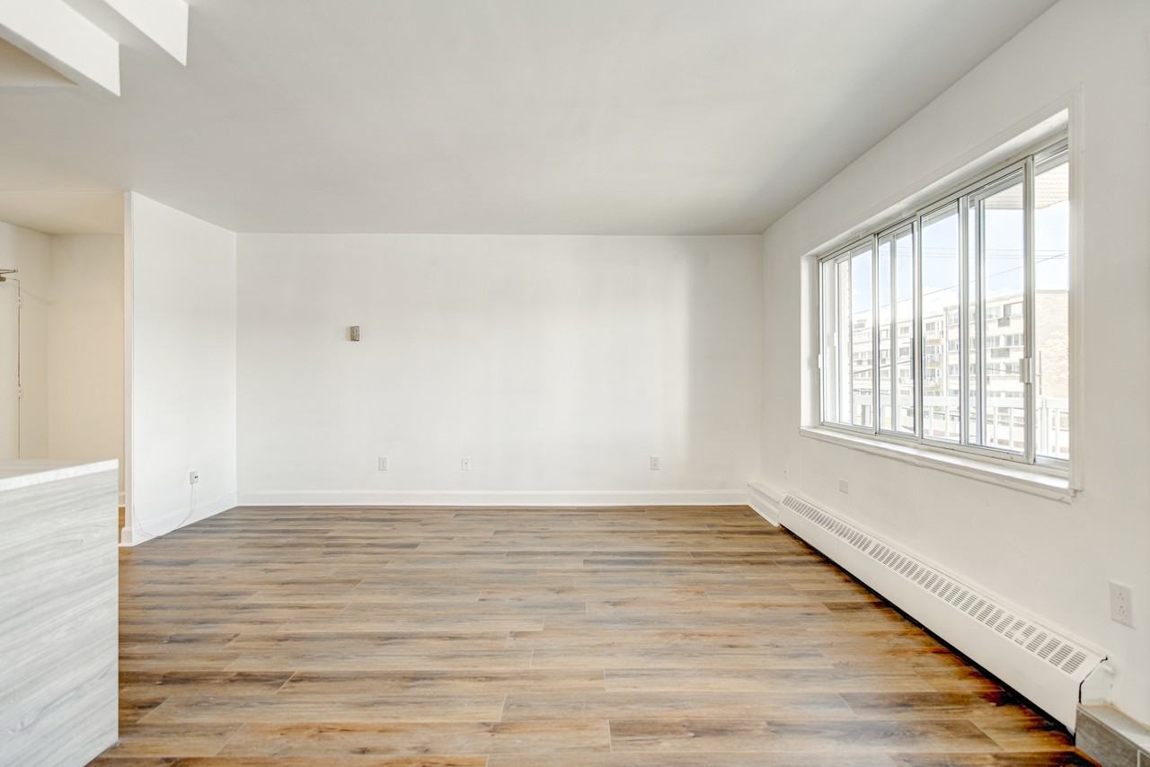 300 Boul De La Côte-Vertu — photo 3