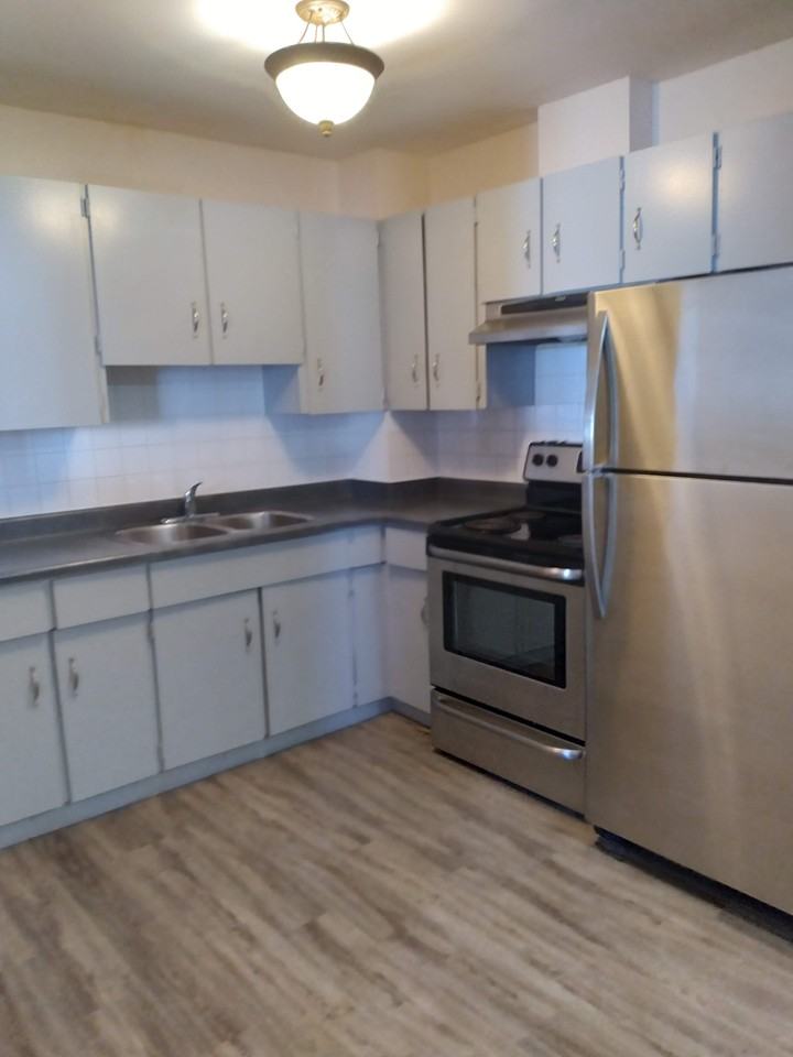 1526 69 Street NW - Photo 2 of 14