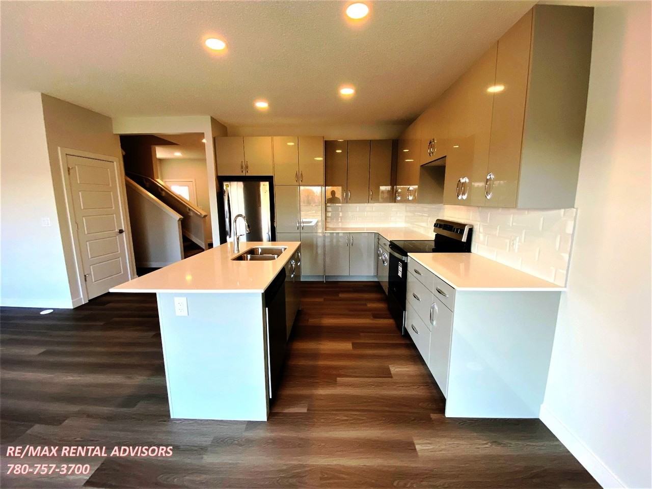 1543 12 Ave Nw - Photo 4 of 25