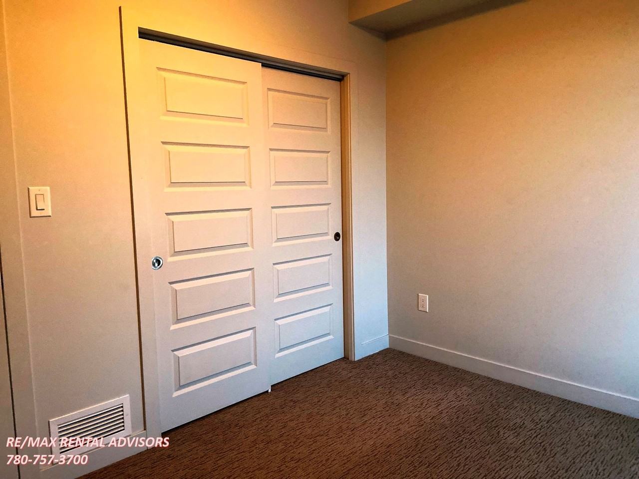 #906 10388 105 Street Northwest - Photo 7 of 19