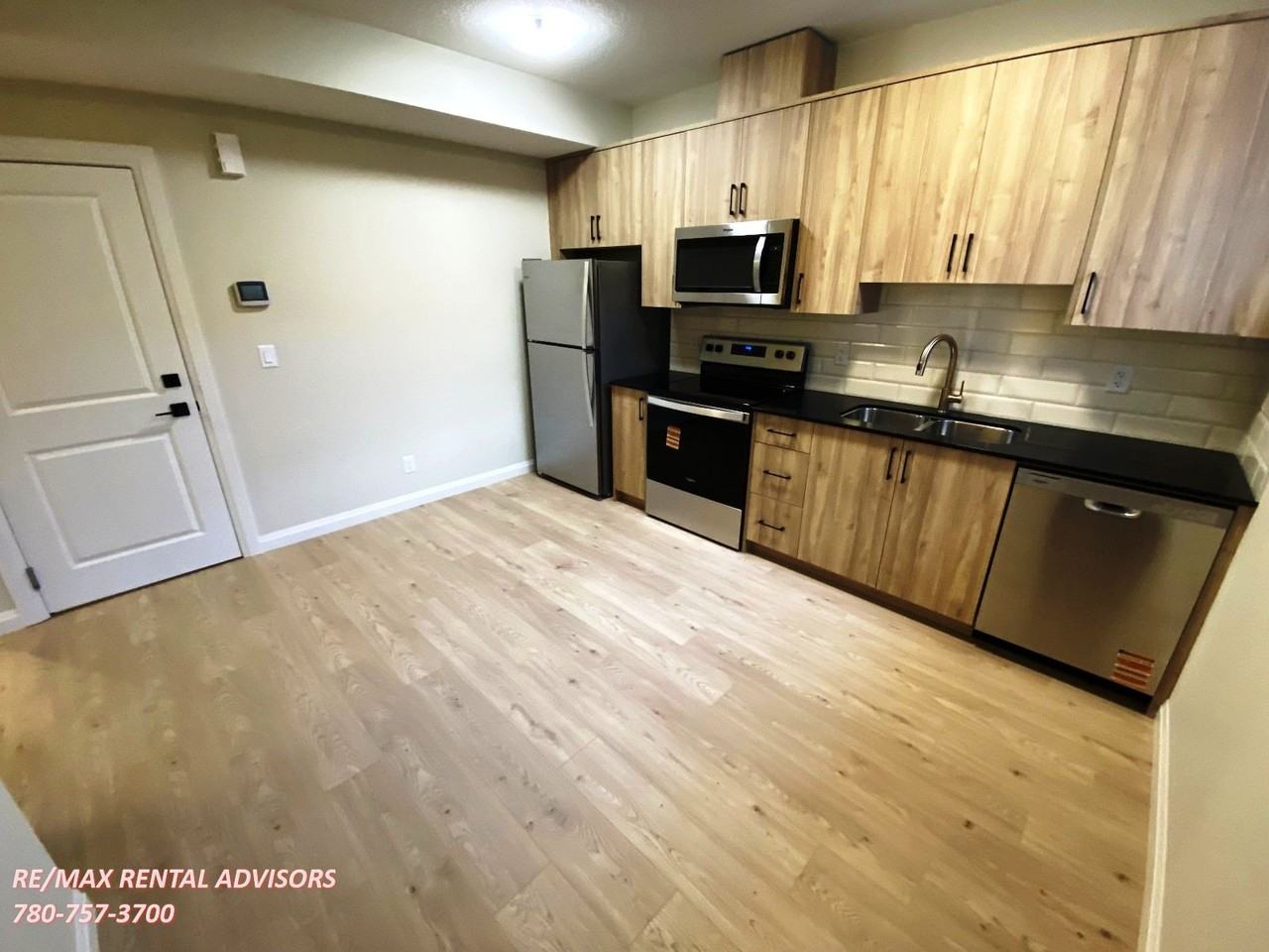 BSMT 5403 Parc Reunis Way - Photo 4 of 17