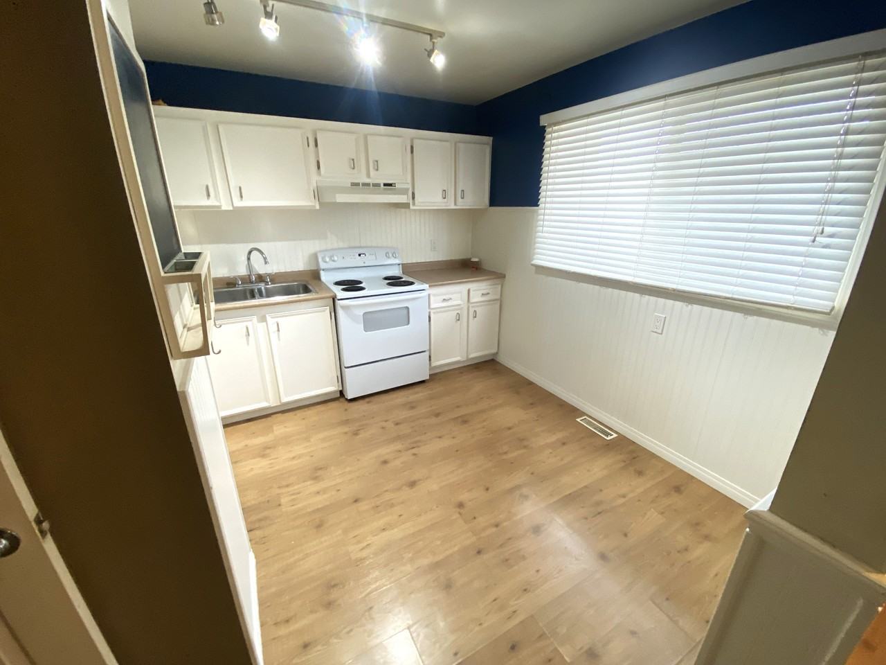 1644 37 Street Northwest - Photo 3 of 21