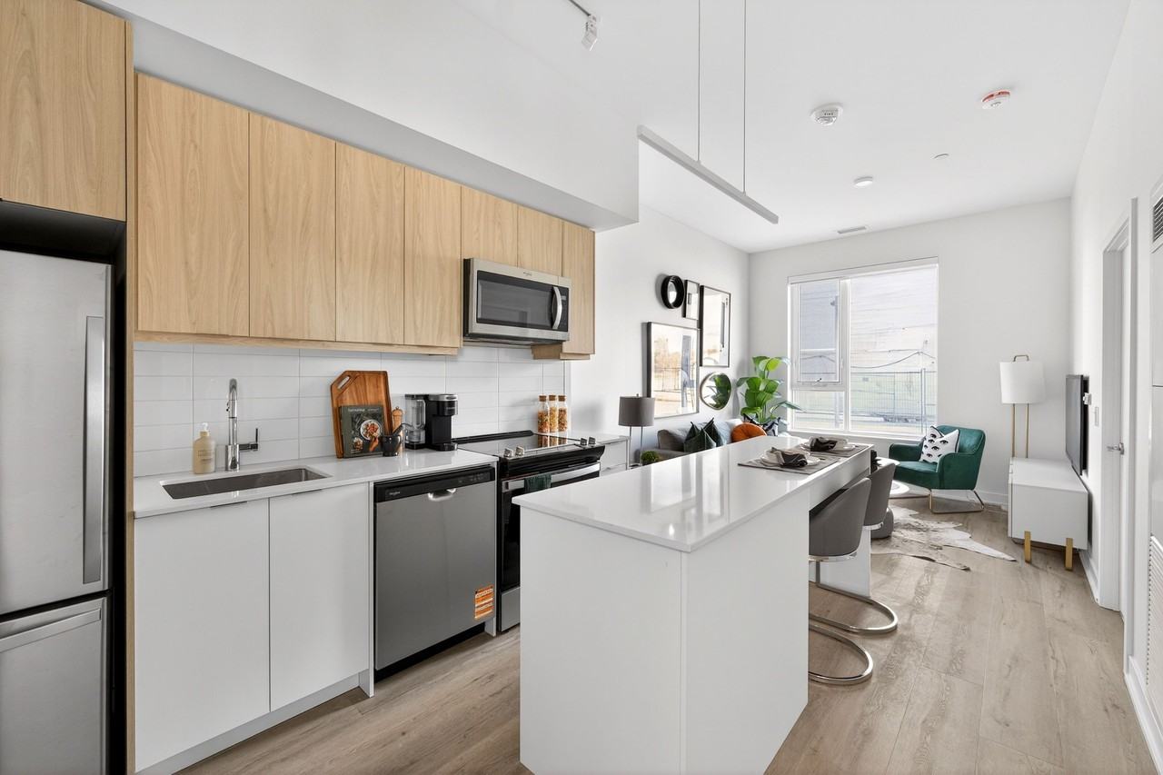 610 Martin Grove - Photo 6 of 35