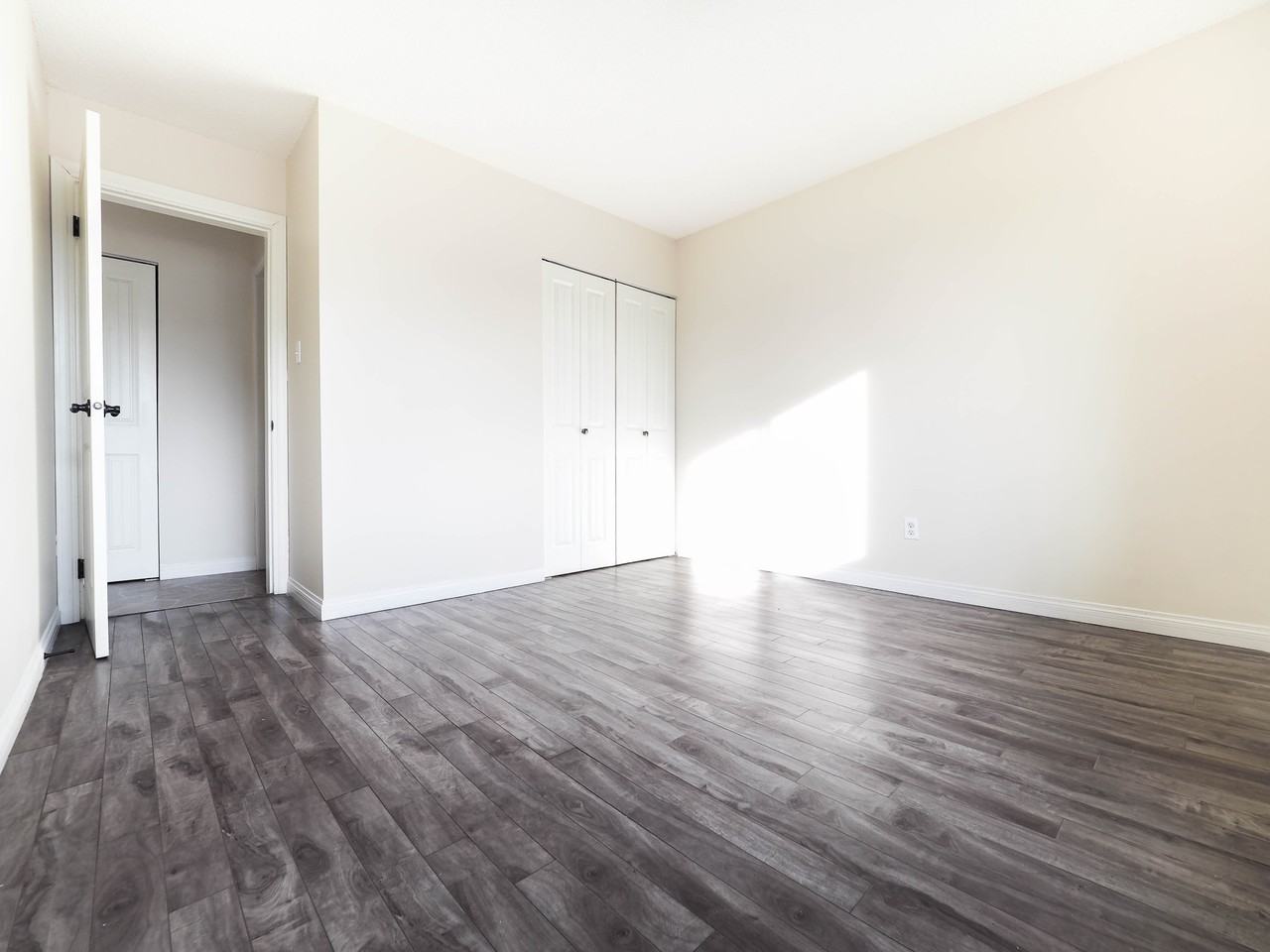 Marguerite Manor - Photo 6 of 8