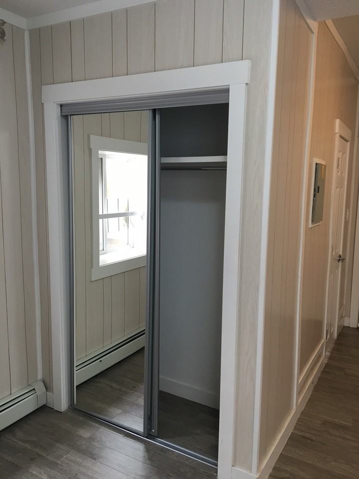 211 12th Avenue SW - Photo 4 of 10