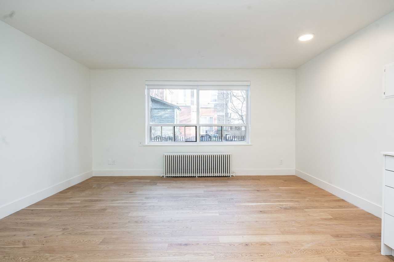 55 Hendrick Ave - Photo 5 of 10