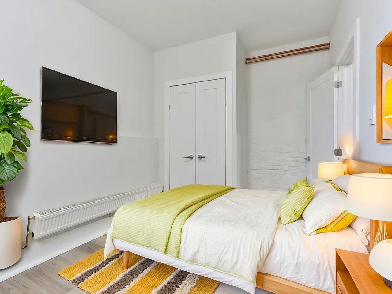 915 St Clair Avenue West - Photo 7 of 10