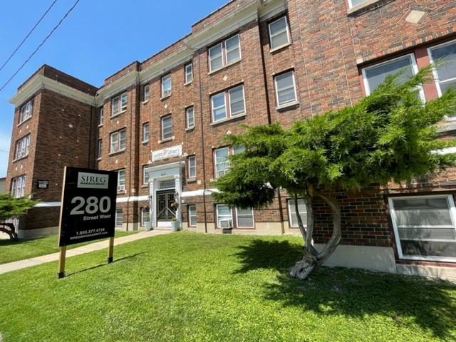 280 Erie Street West - Photo 2 of 5