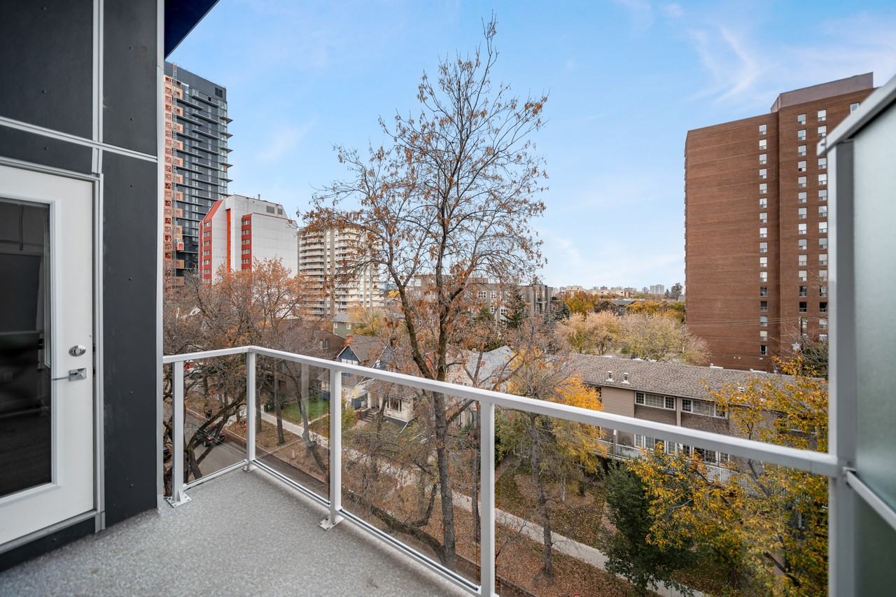 West Garneau - Photo 7 of 50