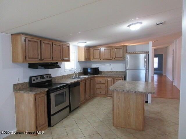 1612 Cocoa Bay Blvd - Photo 3 of 10