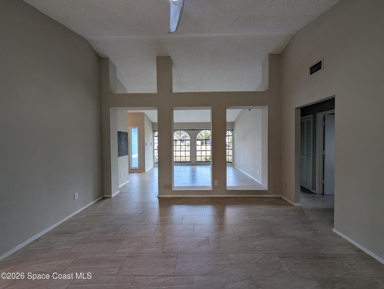 252 Emerson Dr Nw - Photo 4 of 12