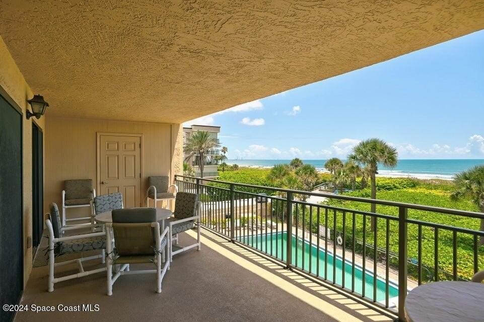 555 Jackson Ave Apt 302 - Photo 5 of 18