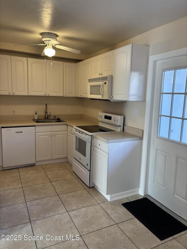 264 Canaveral Beach Blvd - Photo 7 of 25