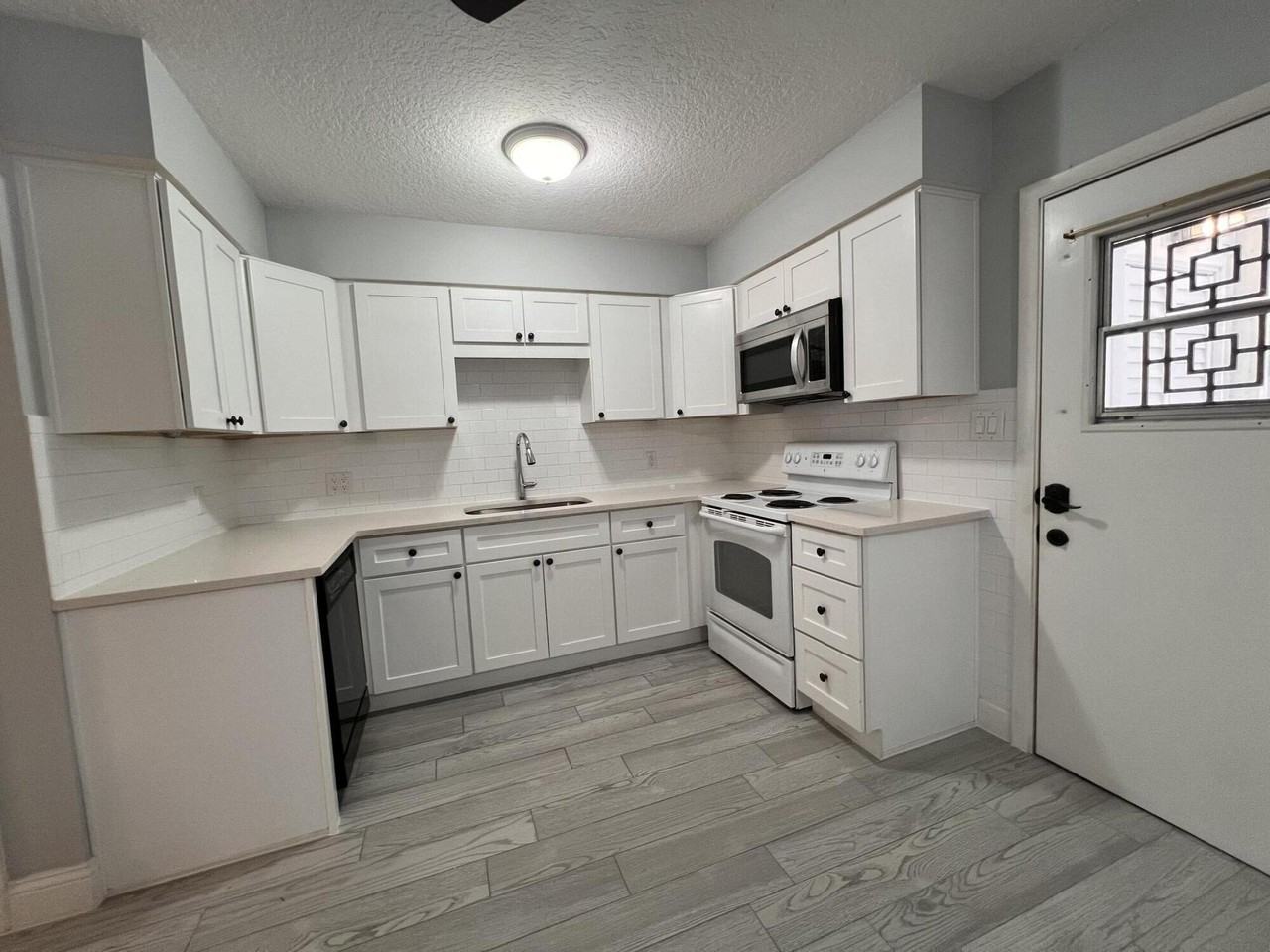 213 Canaveral Beach Blvd - Photo 6 of 19