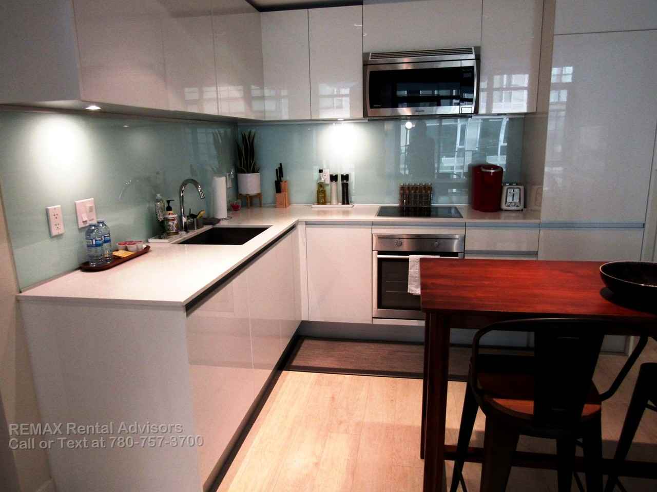 1188 3 St Se - Photo 5 of 17