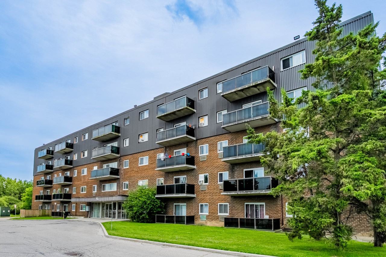 5 Frontenac Road - Photo 3 of 12