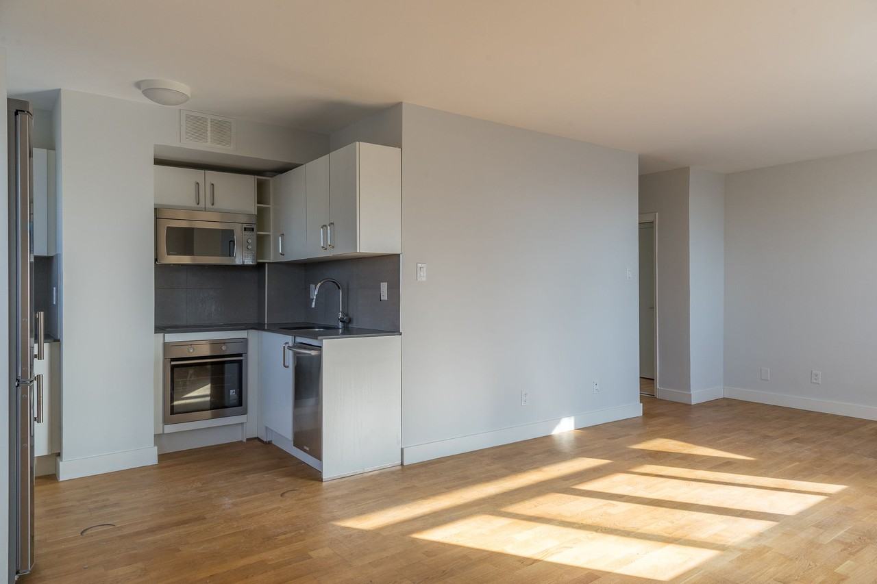 99 Tyndall Avenue - Photo 3 of 50