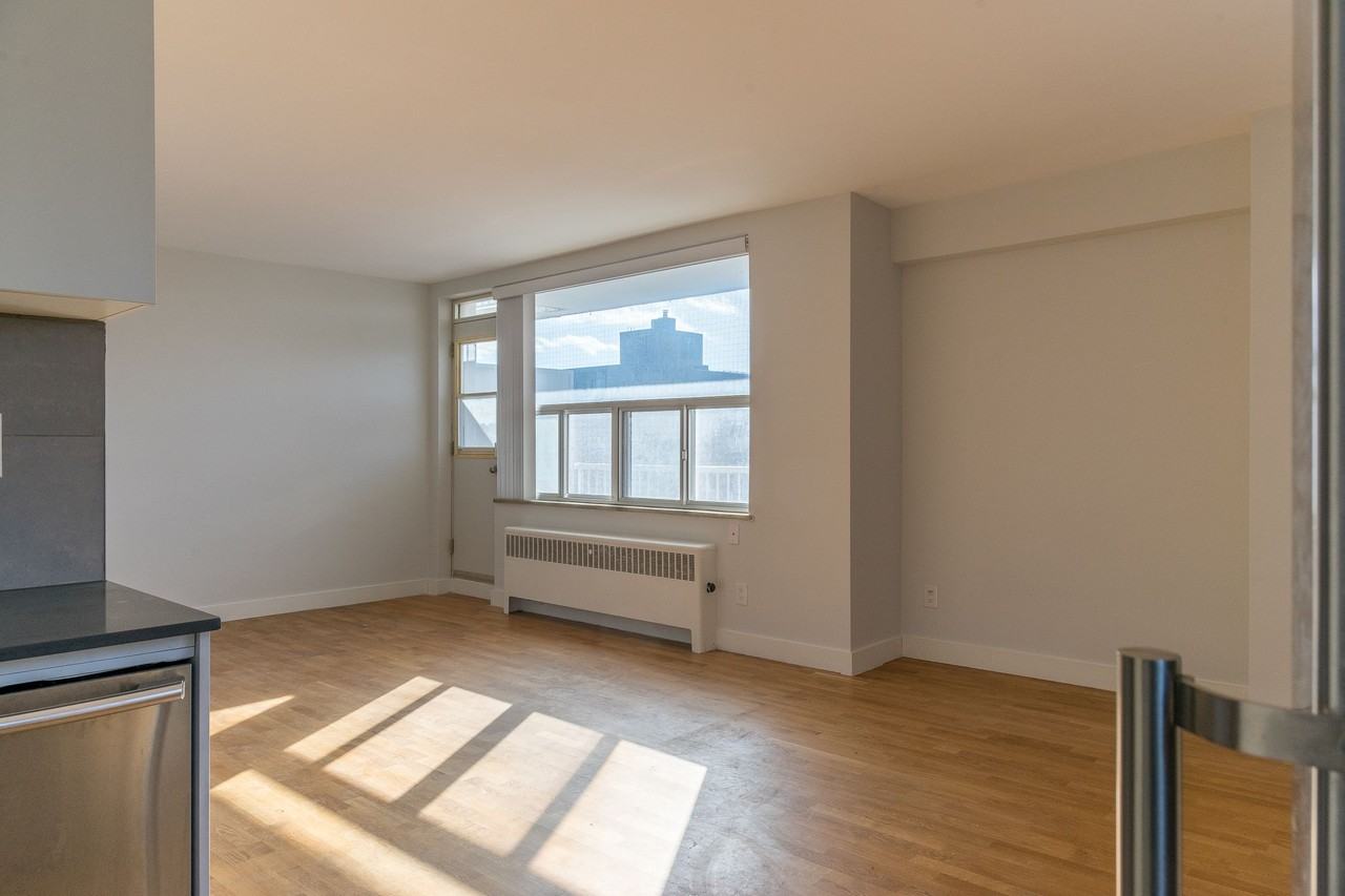 99 Tyndall Avenue - Photo 4 of 50